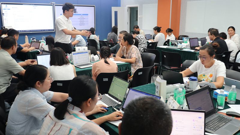 上海管理培训服务流程：揭秘职场进阶之路